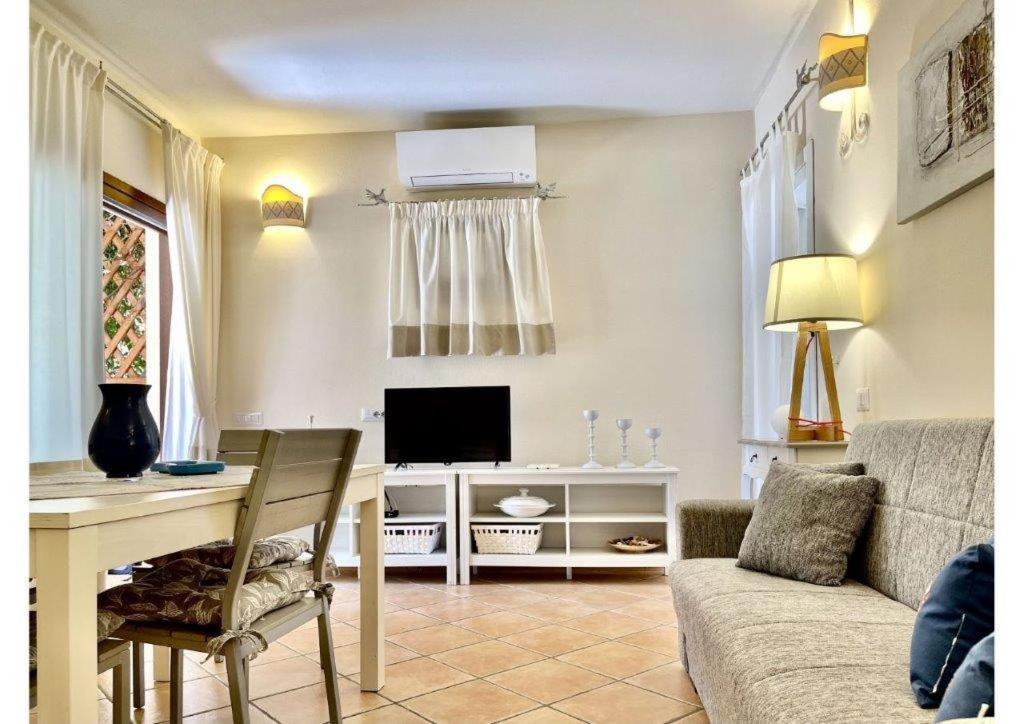 Le Residenze Sul Mare B6 Apartment Porto Ottiolu Ngoại thất bức ảnh